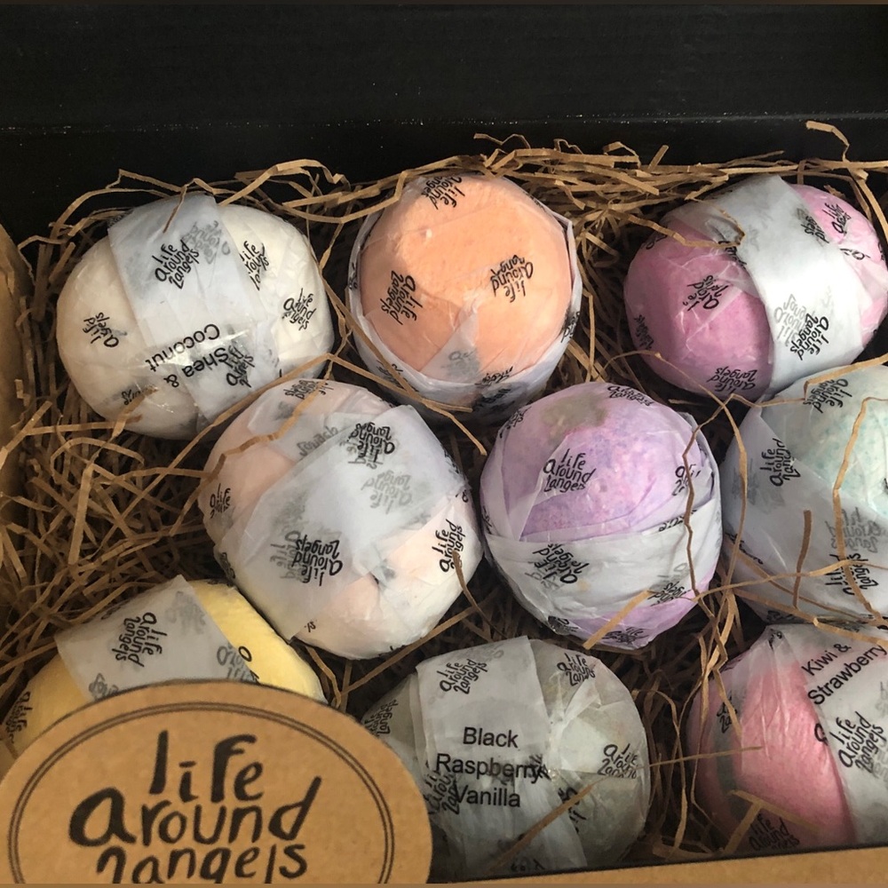 Life around 2 angels bath bomb set